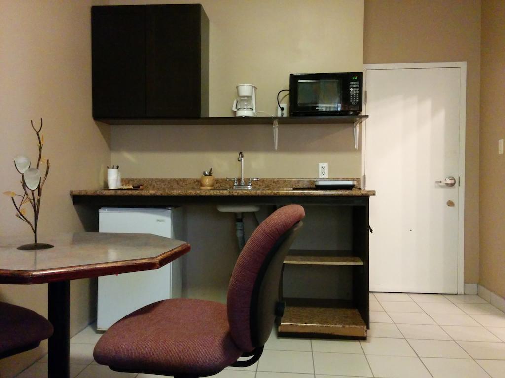 Bonnyville Hotel Номер фото