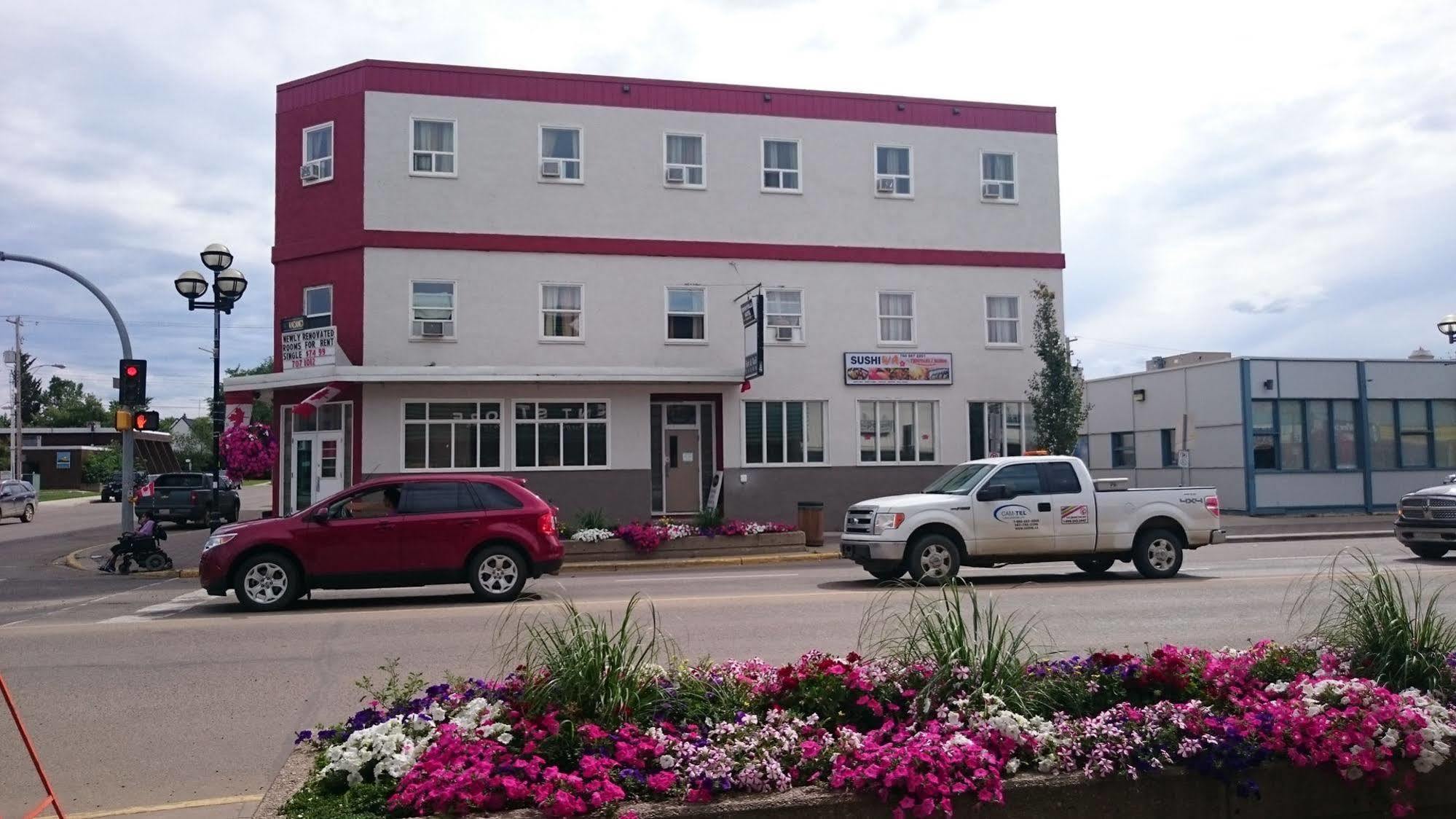 Bonnyville Hotel Екстер'єр фото